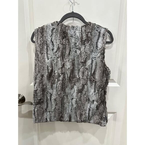 Faux Fur Vest - Picture 3 of 6